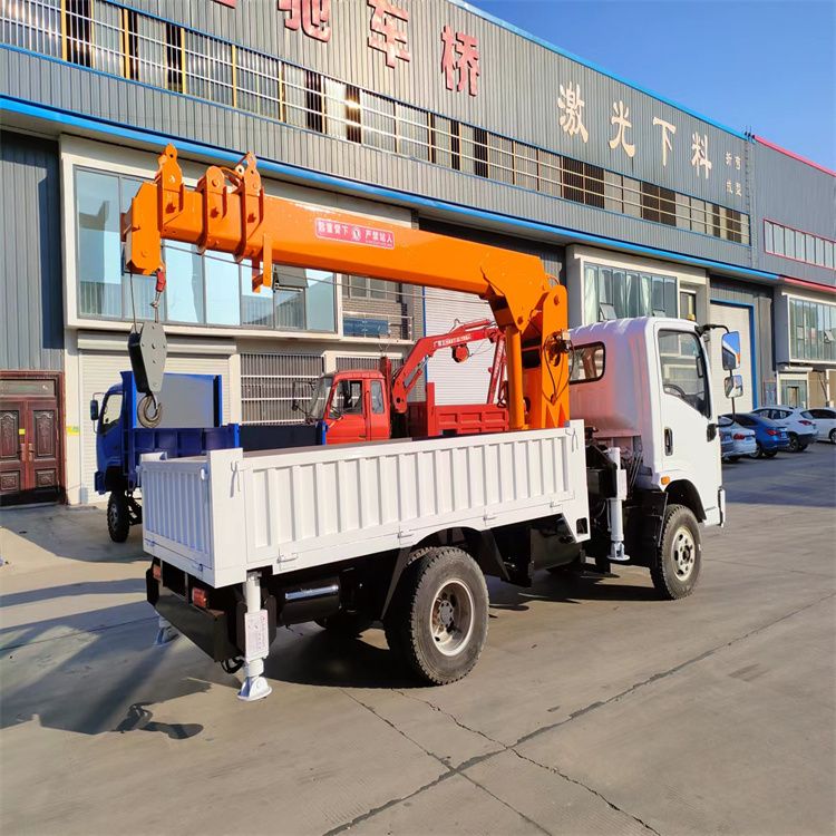 新界三轮随车吊定制 农用改装机自备吊中瑞长期出售