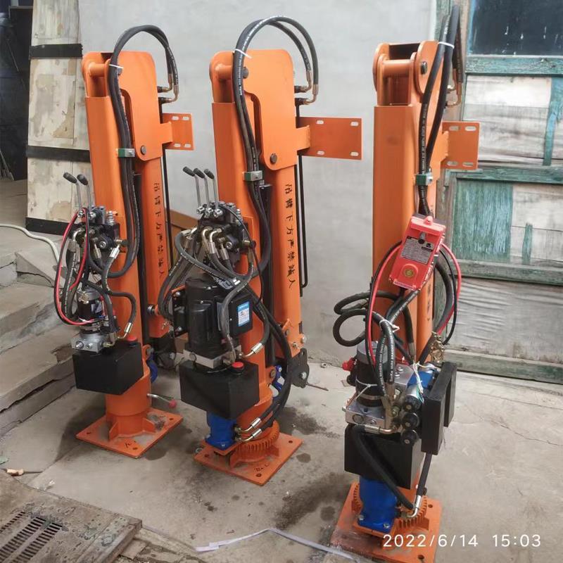 新界重汽蓝牌随车吊 3.2吨 国六动力强 液压驱动 农用自卸起重机